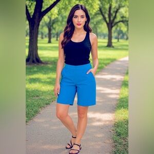 ST .JOHN size 6 Shorts Cotton Pockets  Blue Made in USA